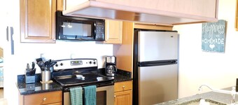 Oceanfront condo on Carolina Beach with wifi