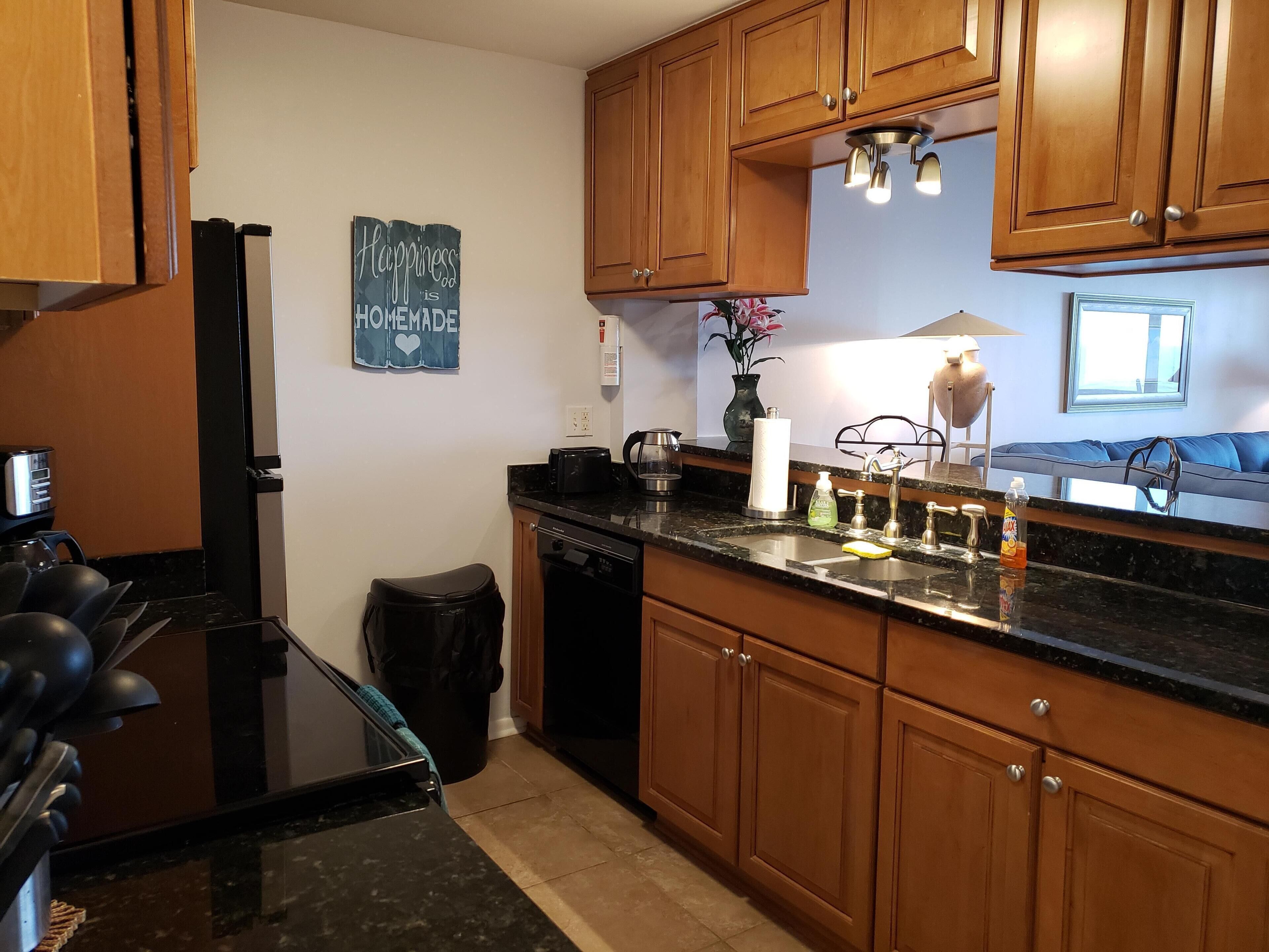 Réfrigérateur, micro-ondes, four, lave-vaisselle