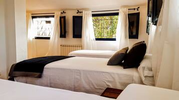 5 slaapkamers, een strijkplank/strijkijzer, gratis wifi, beddengoed