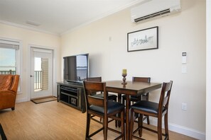 Dining - Oceanfront 2 bed/2 bath, 1200 square feet! (Hampton)