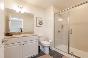 Combined shower/bathtub, hair dryer, towels, soap - Oceanfront 2 bed/2 bath, 1200 square feet! (Hampton)