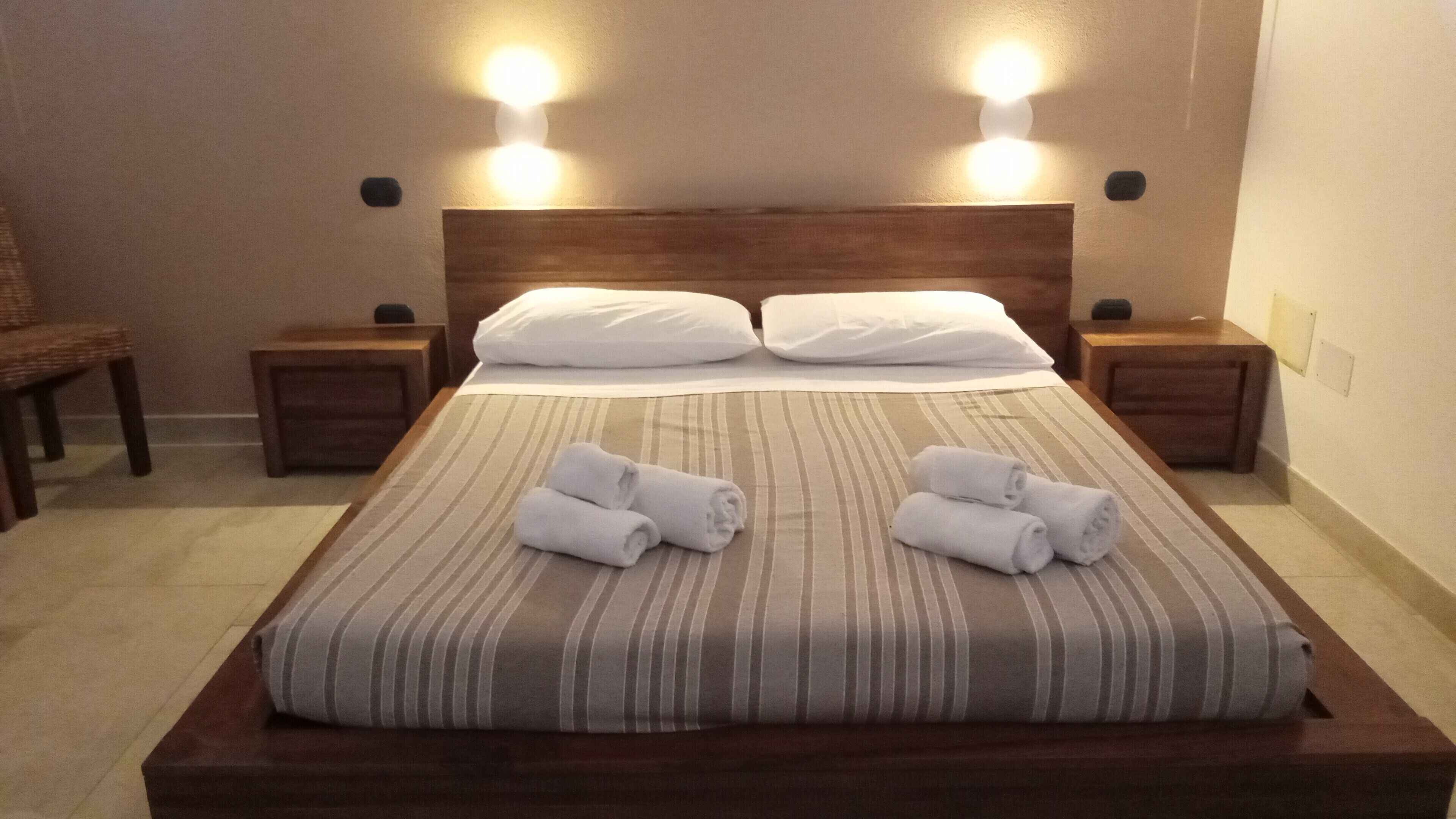 2 chambres, fer et planche à repasser, Wi-Fi gratuit, draps fournis