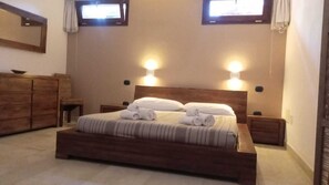 2 habitaciones, tabla de planchar con plancha y wifi gratis 