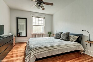 3 عدّة غرف نوم ومكواة/لوح كي وواي فاي مجانًا وملاءات أسرّة