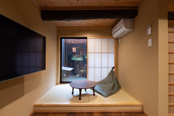 Chambre Tradition (Japanese Style, ISAMI) | Coin séjour