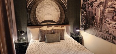 Quiet  Mid- Century Charmer Near Seattle Airport  