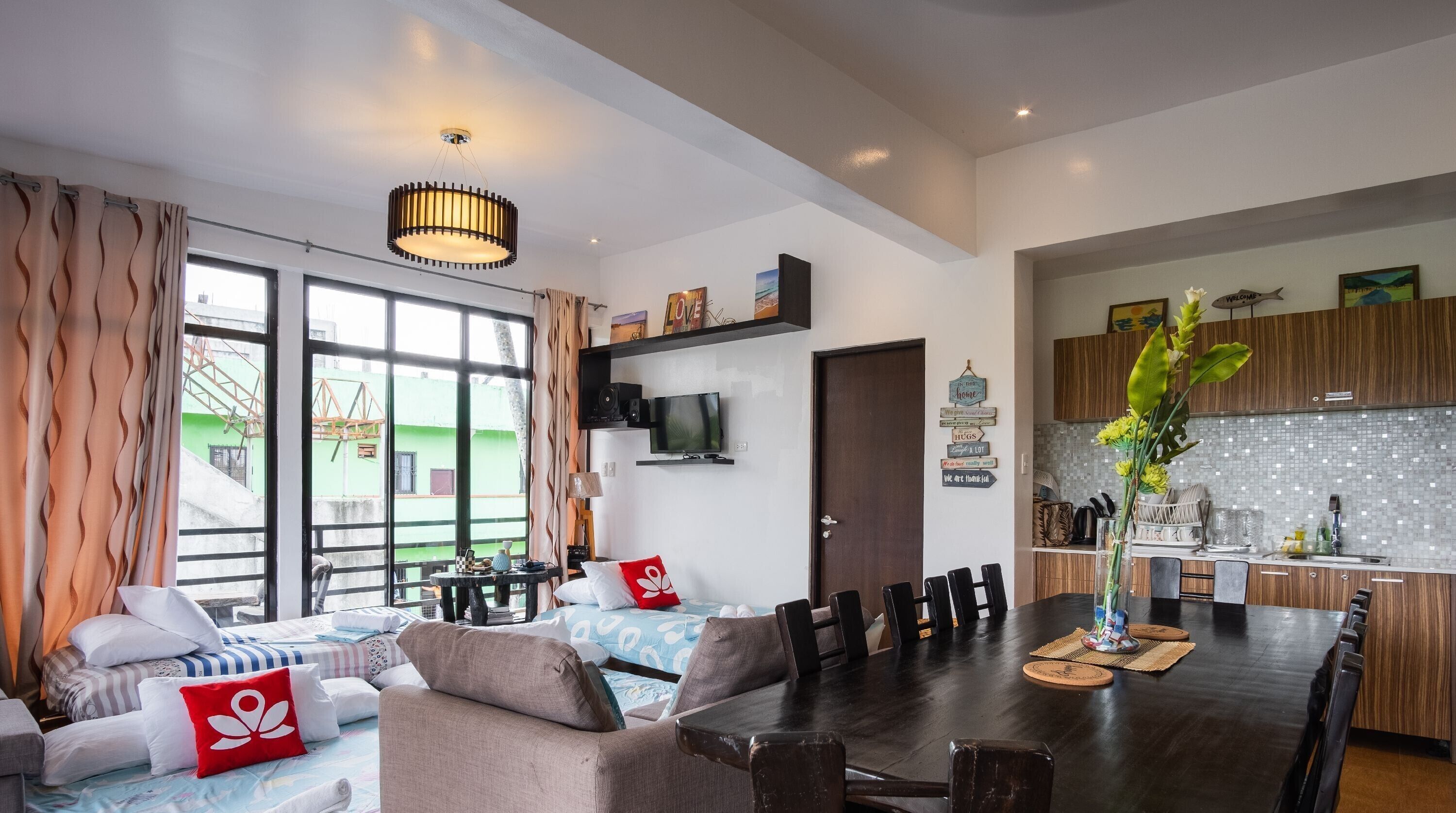 Family Studio Suite | In-room dining
