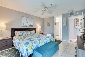 2 bedrooms, Internet, bed sheets - Pool Access, Walk to Manatee Beach: Coastal Condo (Holmes Beach)