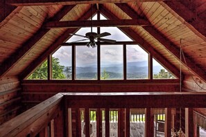 Interior - Super View,Smoky Mtn Log Cabin,Pool Table,Hot Tub (Sevierville)
