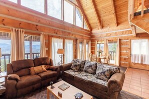 TV, peis og kontorer