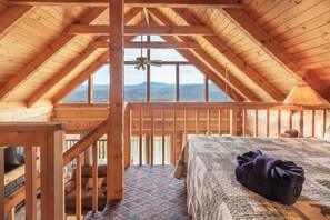 2 عدّة غرف نوم ومكواة/لوح كي وسرير سفر وواي فاي