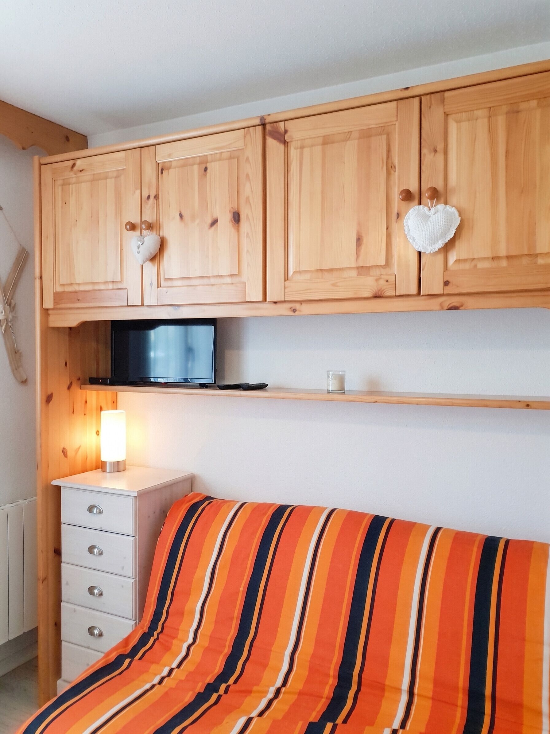 Travel cot