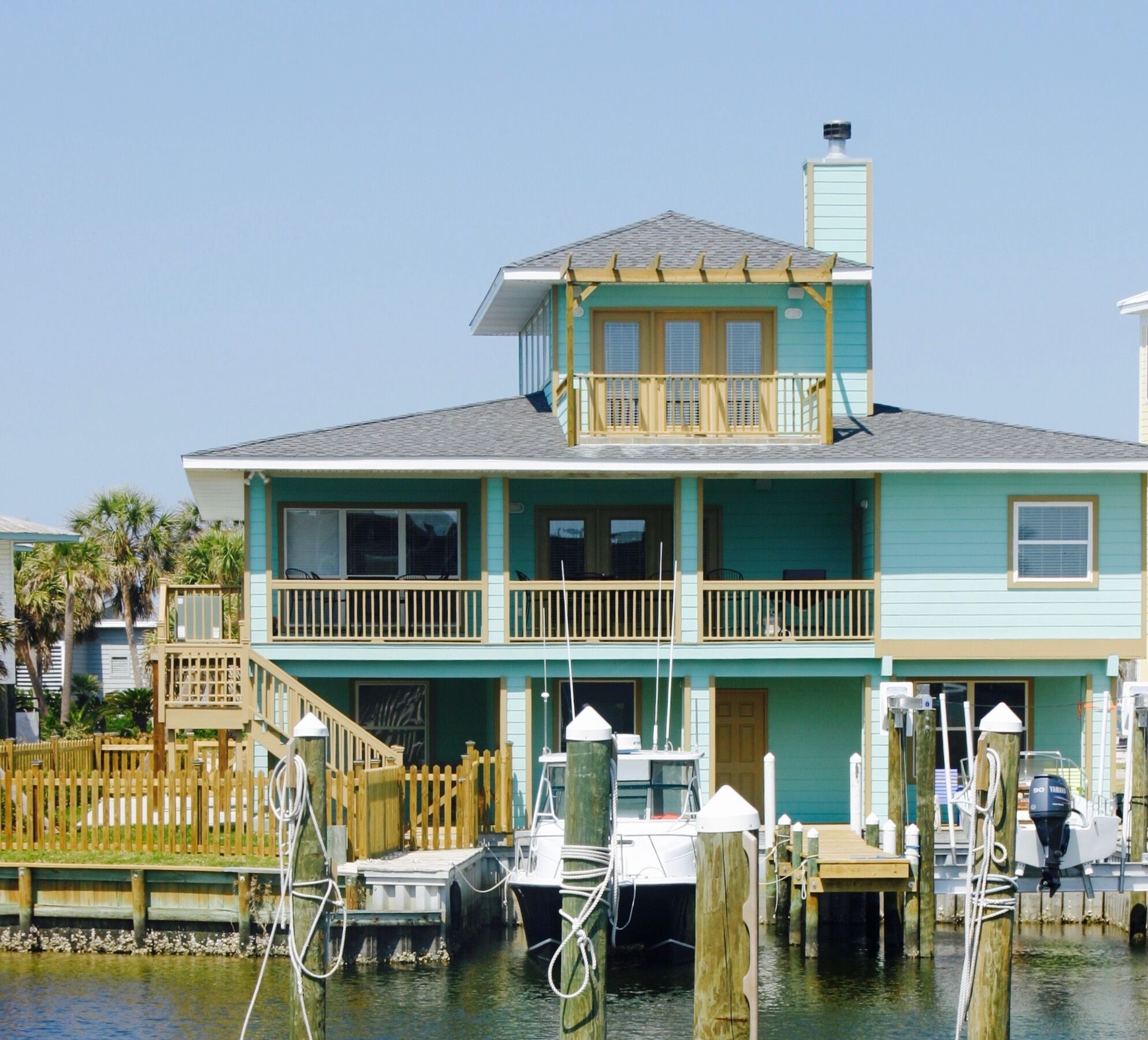 LEPORT RESORT...A GREAT HOUSE AND LOCATION FOR YOUR SUNNY VACATION!