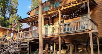 Cabin #5 on Lake Livingston, Onalaska, Texas
