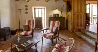 Grange rénovée avec jardin clos, animaux acceptés, proche des Monts du Lyonnais