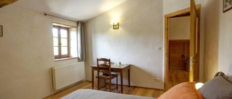 2 chambres, accès au Wi-Fi (inclus)