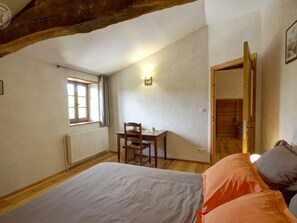 2 bedrooms, free WiFi