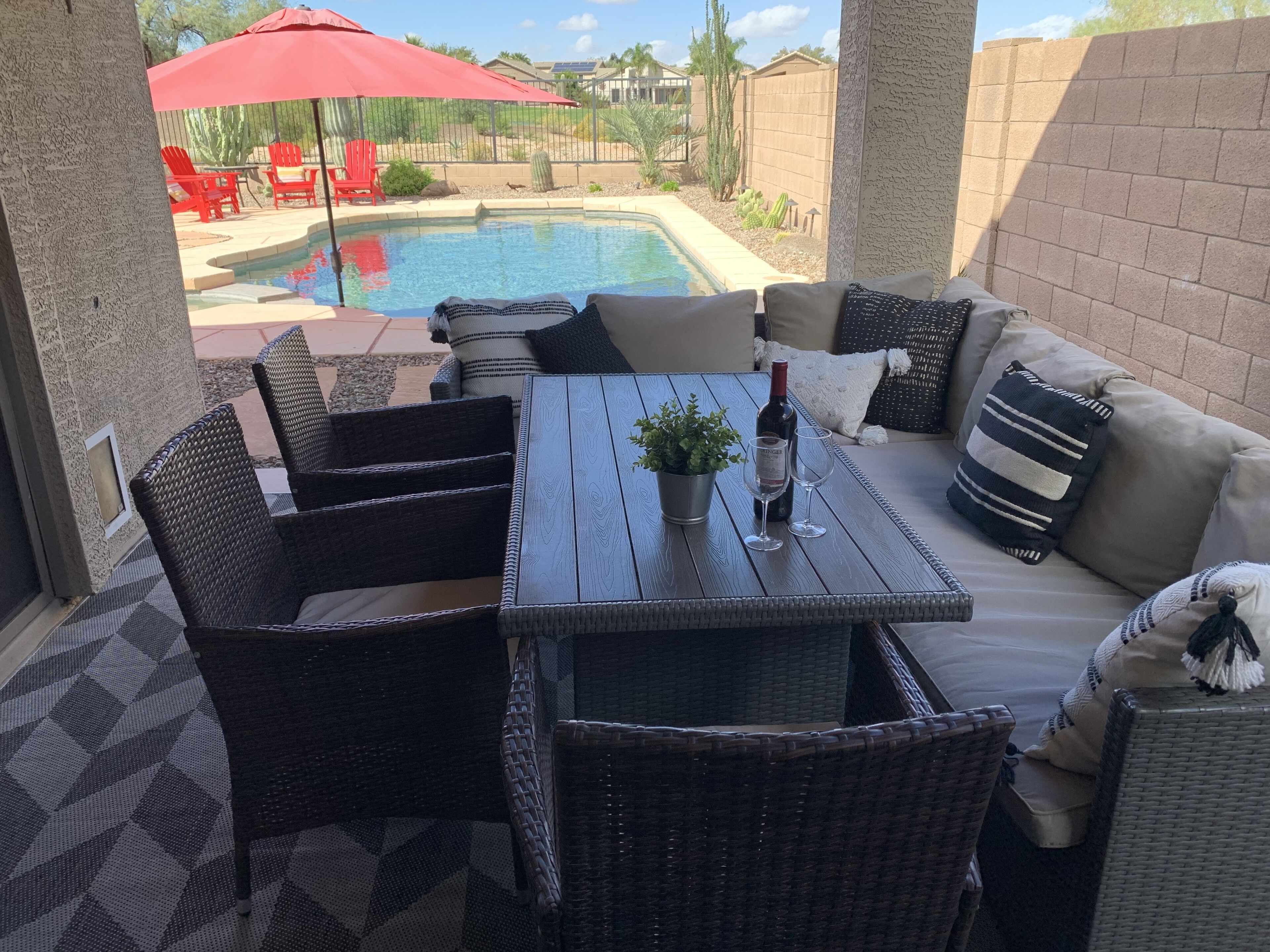 Outdoor dining