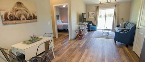 1 chambre, fer et planche à repasser, Wi-Fi, draps fournis