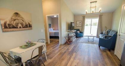 Downtown Palmer Retreat • Stunning Mountain Views