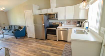 Suite 04 Downtown Palmer