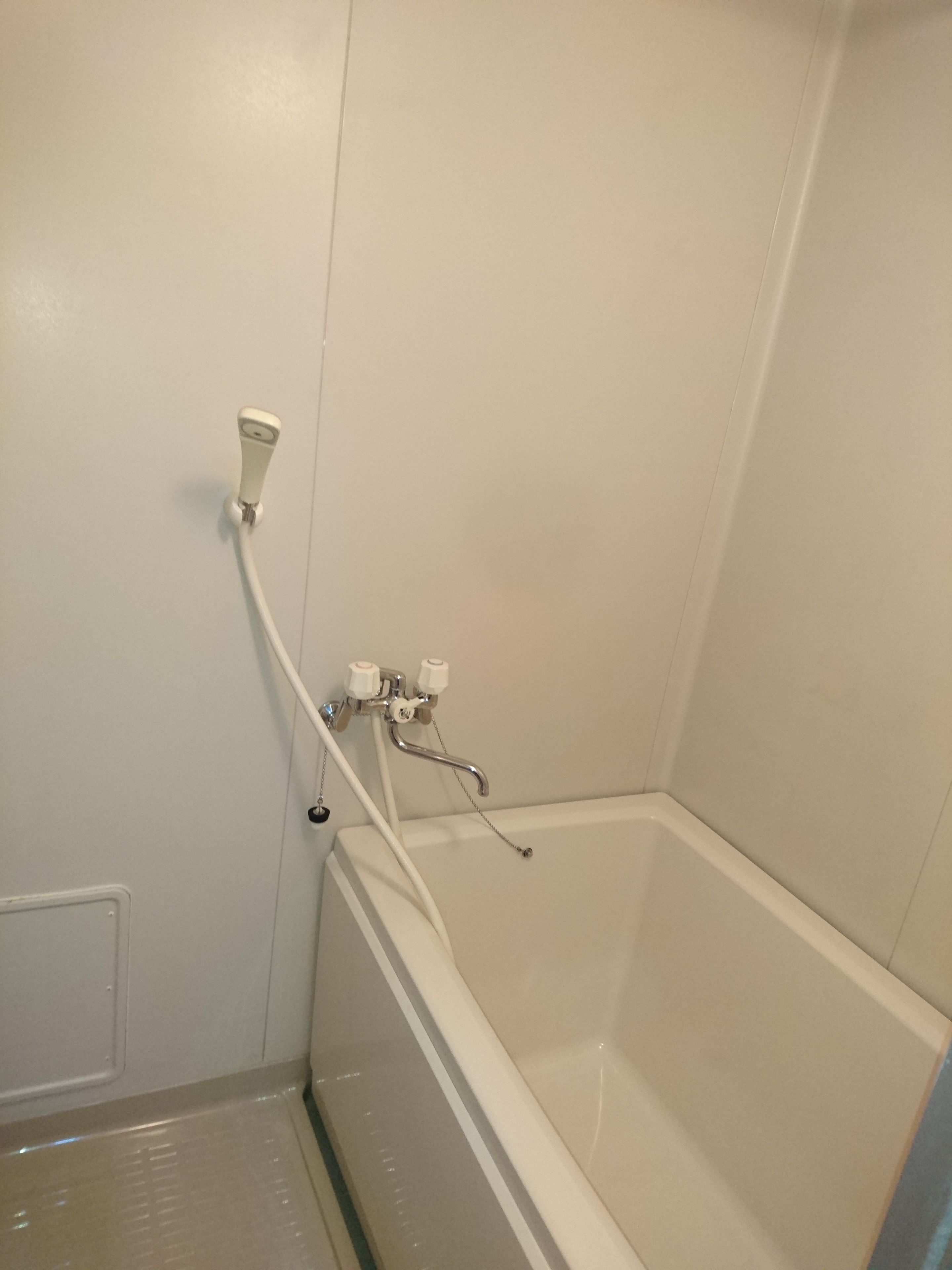 Classic Apartment, Multiple Beds, City View | Bathroom | Slippers, towels