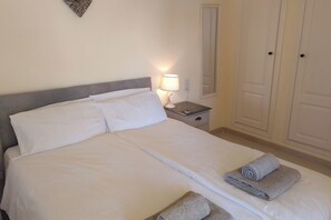 2 slaapkamers, een strijkplank/strijkijzer, wifi