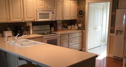 Downtown Abode Your home away from home