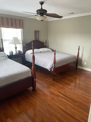 4 bedrooms, in-room safe, desk, soundproofing