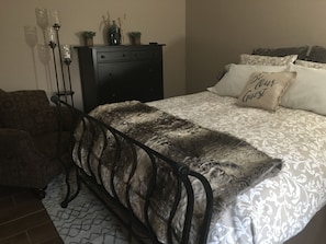1 bedroom, iron/ironing board, free WiFi, bed sheets