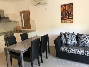 Living area - 1 Bedroom Apartment With Stunning Views (Kotor)
