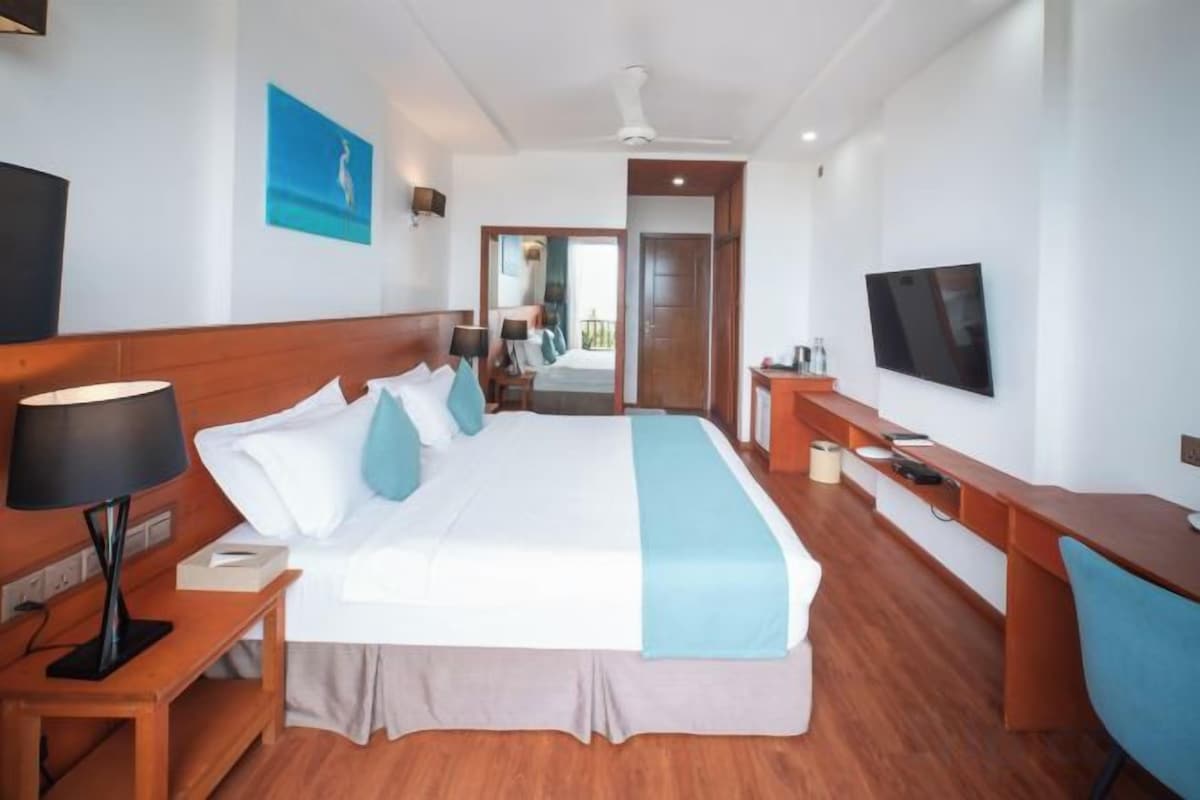 1 bedroom, down duvets, in-room safe, desk