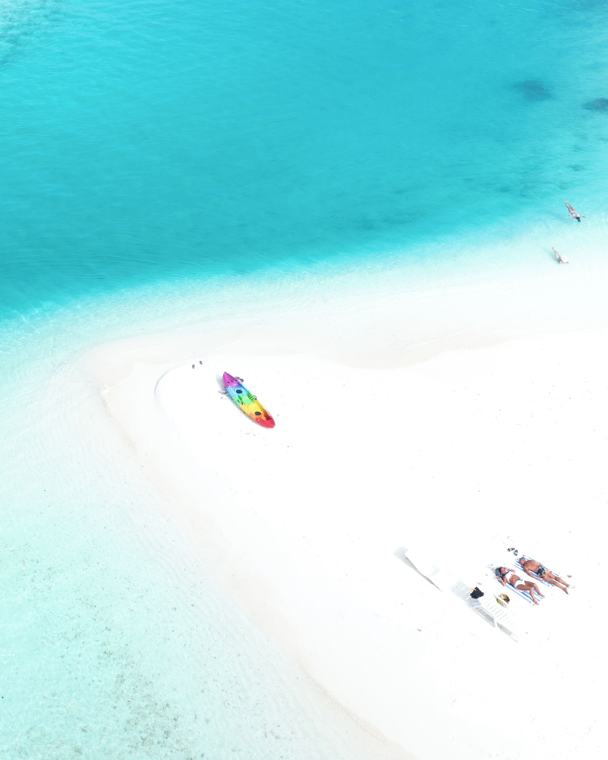 Gần bãi biển, lặn có bình dưỡng khí, lặn với ống thở, lướt ván 