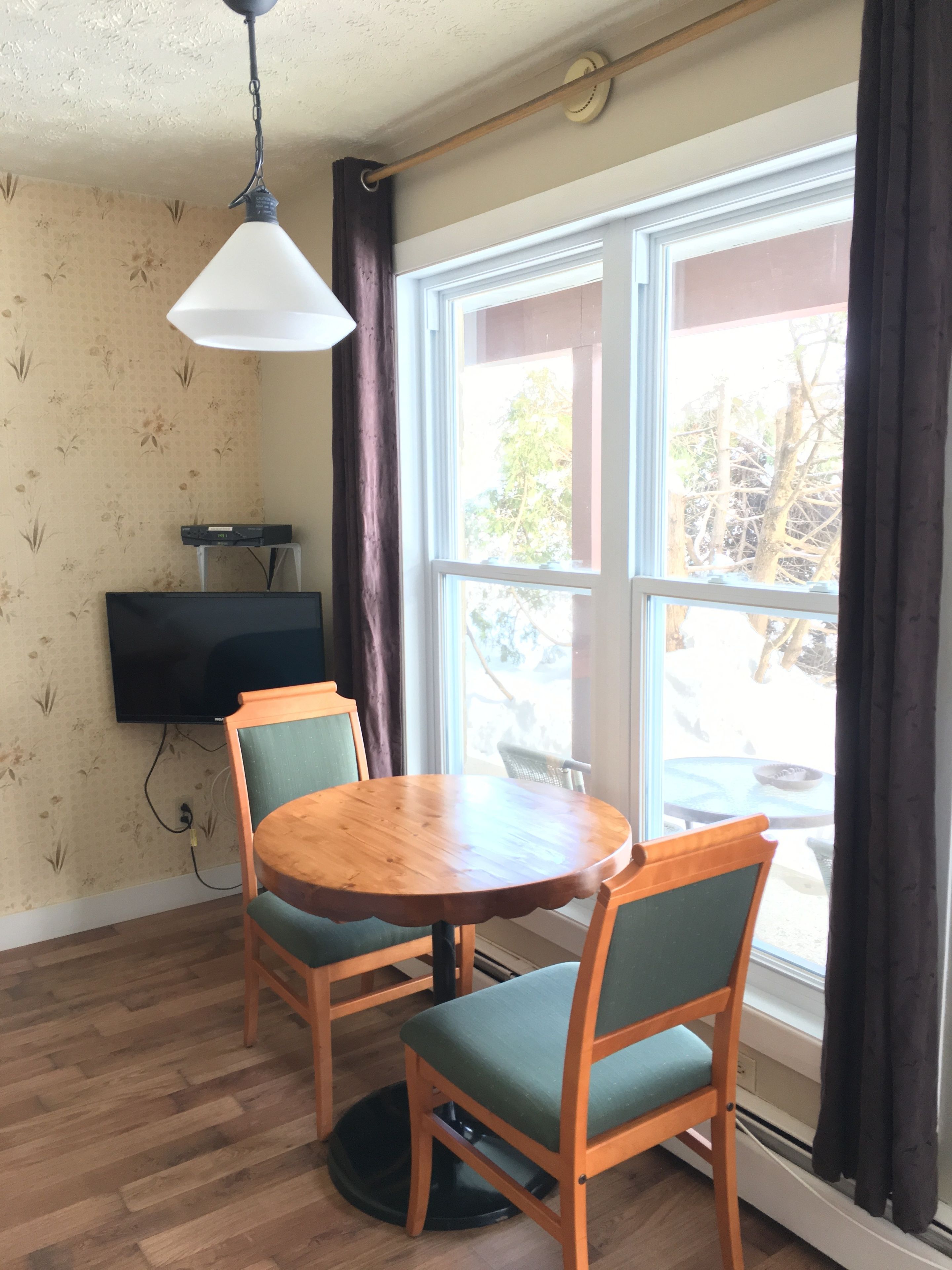 Standard Double Room, 1 Queen Bed, Non Smoking, Kitchenette | Living area