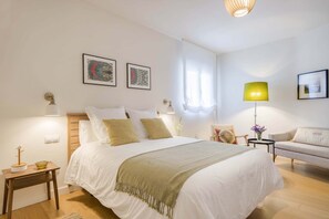 Bügeleisen/Bügelbrett, kostenloses WLAN, Bettwäsche