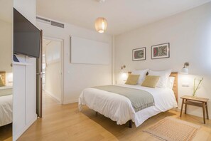 Iron/ironing board, free WiFi, bed sheets