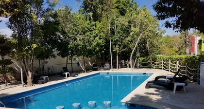 10 min to the beach-20 to airport-30 to Cancún & Xcaret, Nespresso, Wifi150mbps.