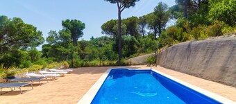 Club Villamar - A 6 person villa with a swimming pool and lots of privacy, a diversity of terrace...