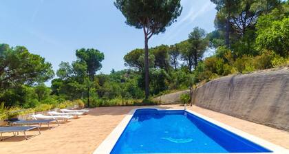 Club Villamar - 6 hengen huvila uima-altaalla ja paljon yksityisyyttä, monipuolinen terassi ...