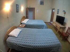 Classic Double Room | In-room safe, blackout drapes, free WiFi, bed sheets - Hospedaje Bazalar (Cusco)