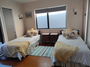 4 dormitoris, planxa i posts de planxar, un bressol de viatge i wifi 