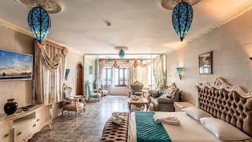 Presidential Suite, Terrace, Sea View | Individually decorated, individually furnished, desk, soundproofing