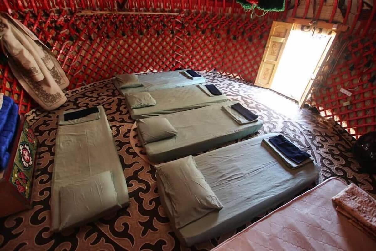 Standard Tent | 1 bedroom, desk, soundproofing, iron/ironing board