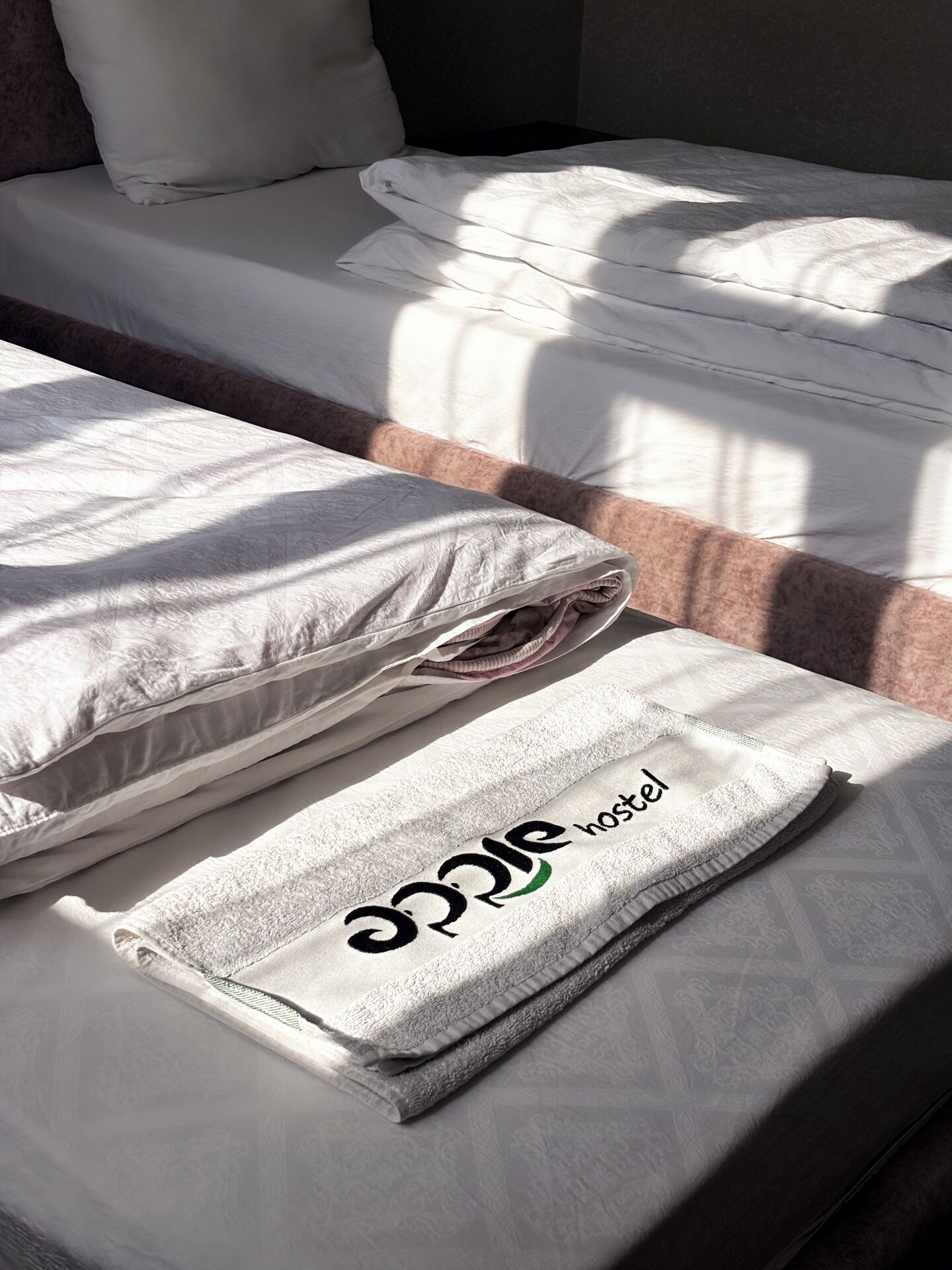 Työpöytä, äänieristys, silitysrauta/-lauta, ilmainen Wi-Fi