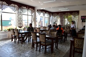 Cafe - Apple Hostel (Bishkek)
