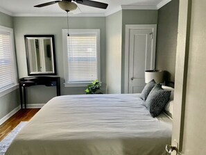 2 bedrooms, iron/ironing board, free WiFi, bed sheets