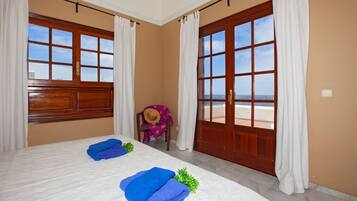 3 slaapkamers, een strijkplank/strijkijzer, reisbedje, gratis wifi