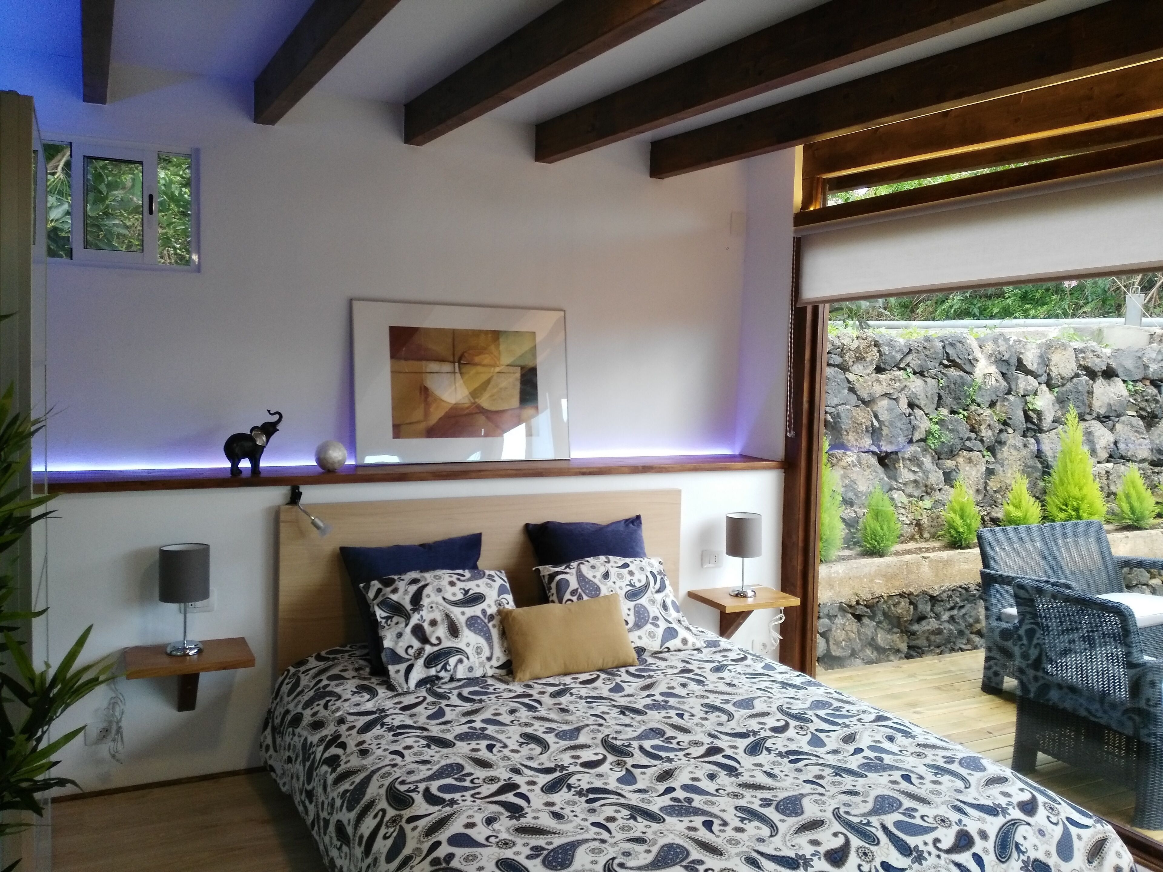 1 slaapkamer, een strijkplank/strijkijzer, gratis wifi, beddengoed