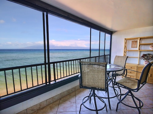 MAUI OCEAN Beach FRONT AMAZING VIEWS Summer Special 275 nightly