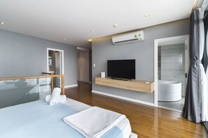 Luxury Penthouse, City View | Television
